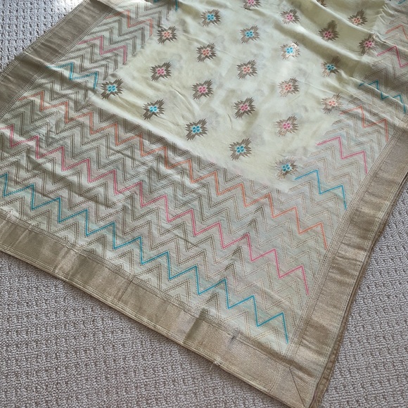 Unstitched Indian Suit - Picture 3 of 4